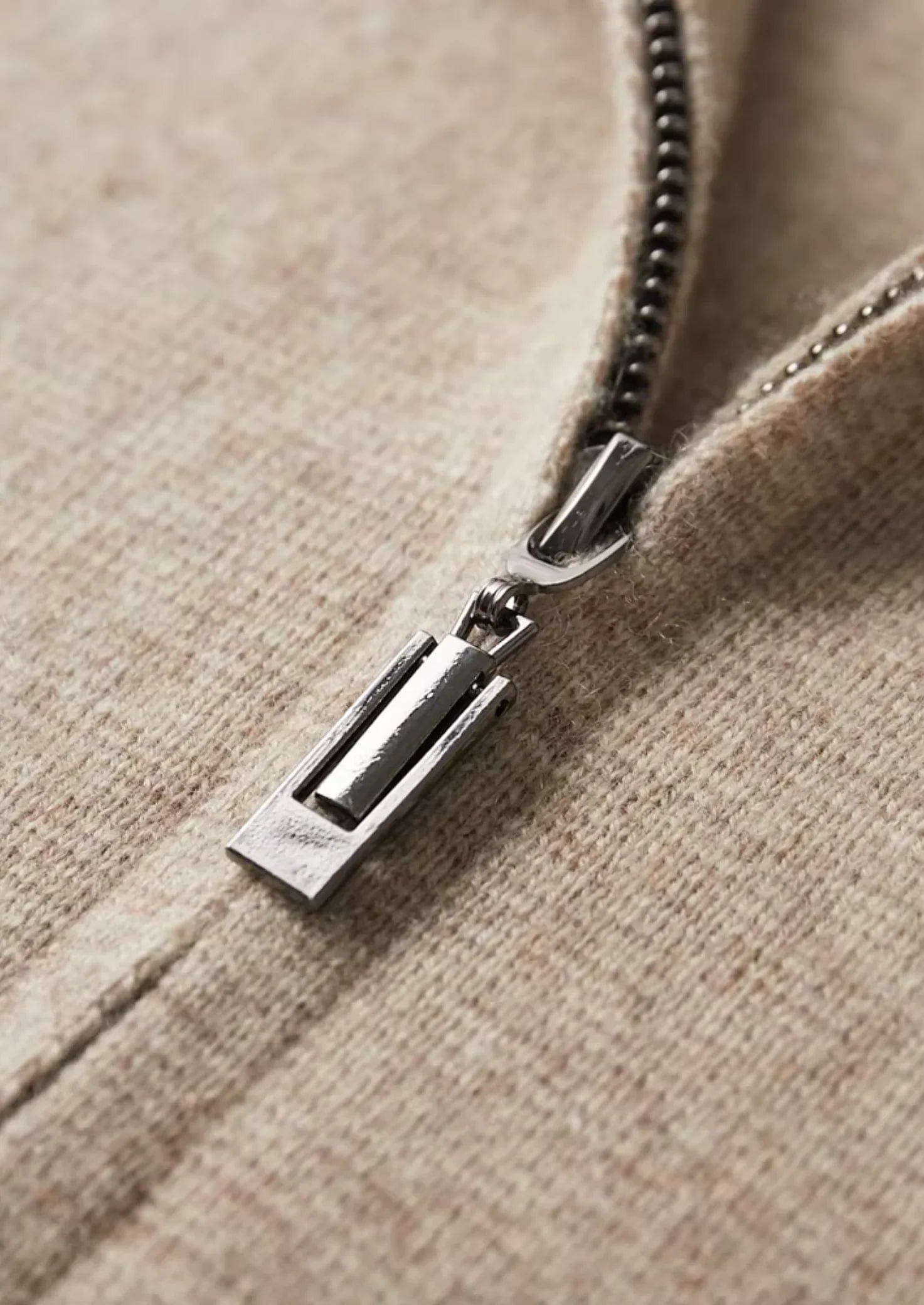 FEINE MERINOWOLLE ZIP-CARDIGAN