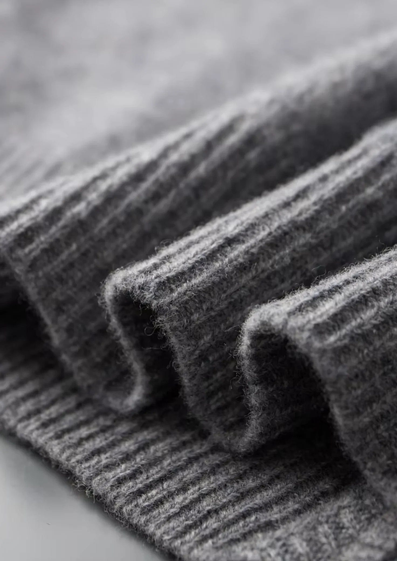 FEINE MERINOWOLLE ZIP-CARDIGAN